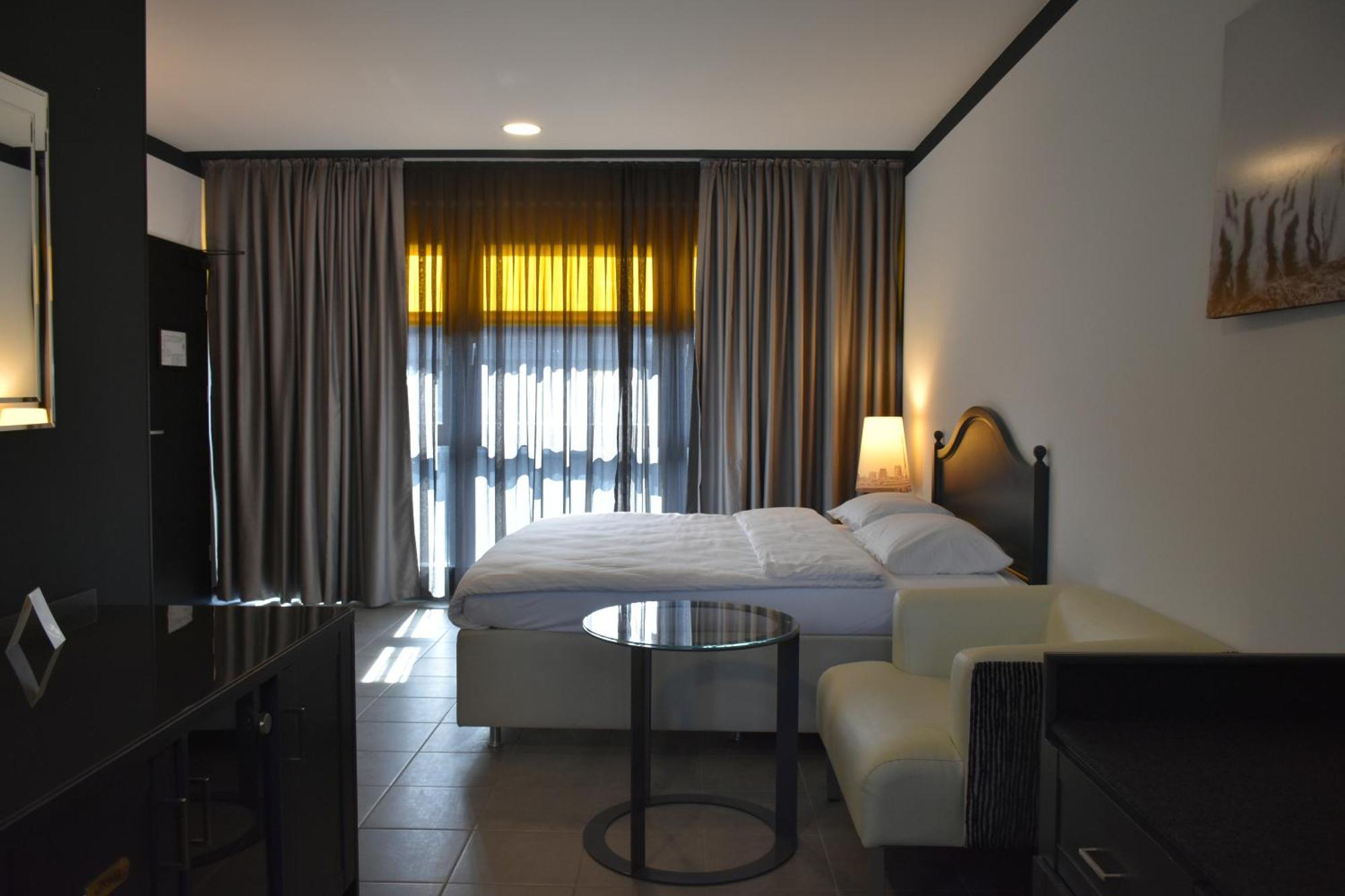 Tibet Hotel Am Airport Duesseldorf-Ratingen Eksteriør billede